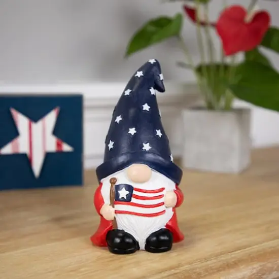 6" Gnome Holding the American Flag Patriotic Garden Statue {3}