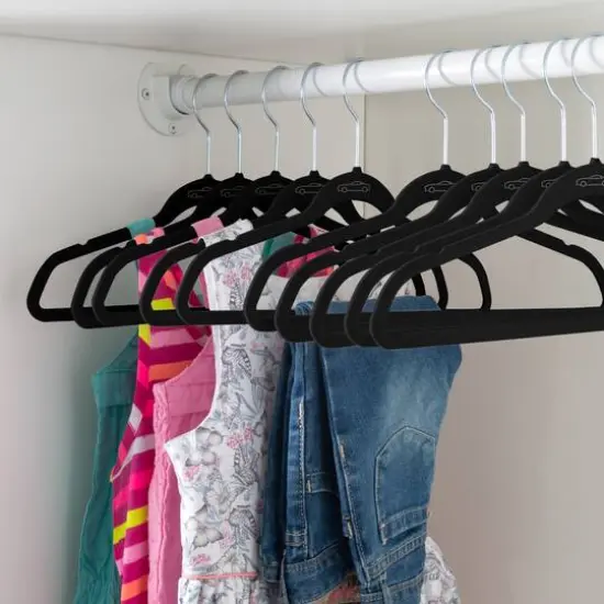 Simplify Kids Velvet Hangers, 25ct. Black {7}