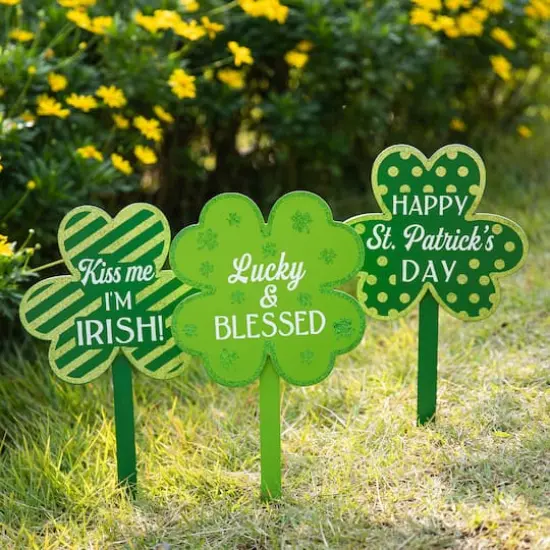 Glitzhome&reg; 15" Wooden St. Patrick's Shamrocks Yard Stake D&eacute;cor, 3ct. {5}