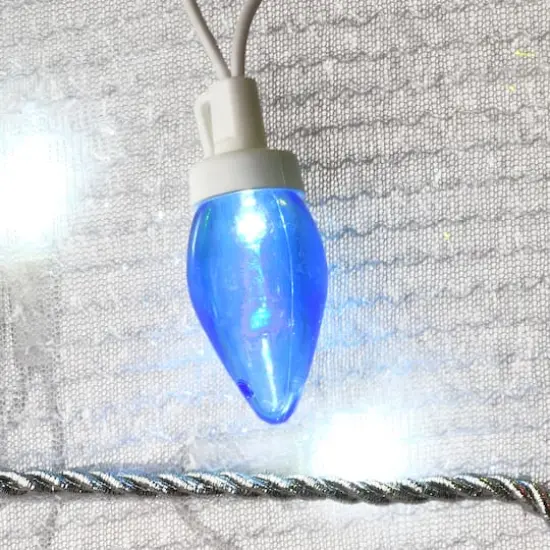 32'' Pre-Lit Christmas Camper Decoration {5}