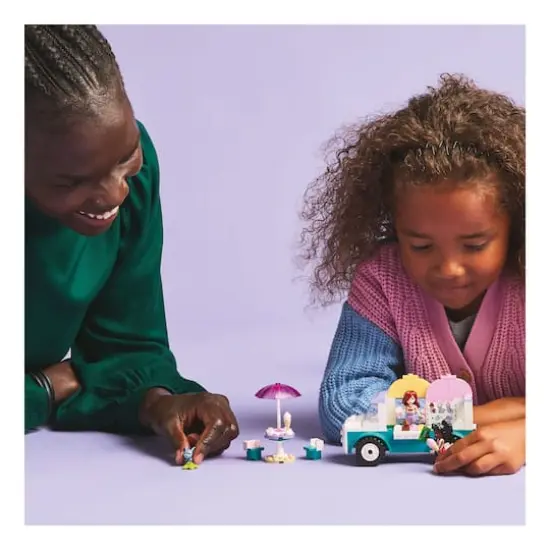 LEGO&reg; Friends&trade; Heartlake City Ice Cream Truck {4}