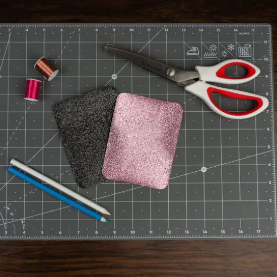 SINGER&reg; Decorative Glitter & Denim DIY Iron-On Fabric Patch Kit with Scissors {4}