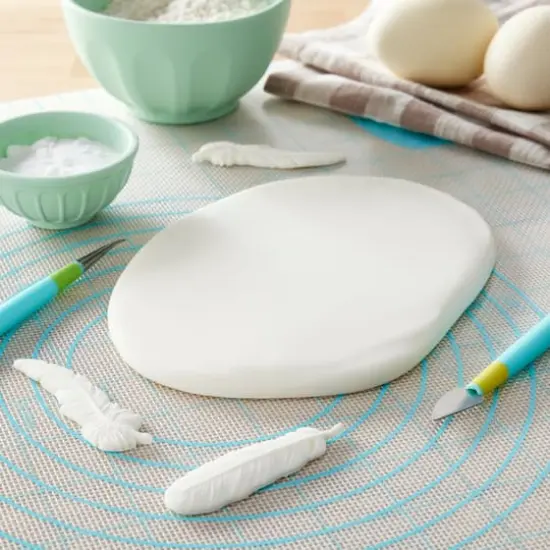 Satin Ice&trade; Professional's Choice Fondant, 2lb. White {4}