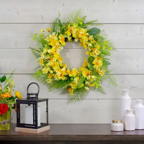 23" Yellow & Green Daisy & Berry Floral Spring Wreath {3}