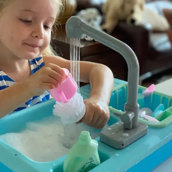 The Bubble Factory SPLASHFUN Wash-up Kitchen Sink Play Set {16}