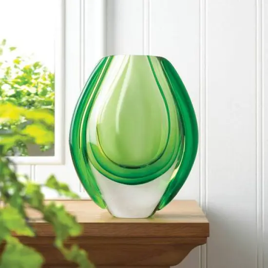 8.5" Emerald Art Glass Vase {3}