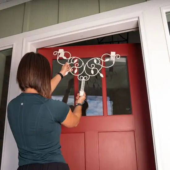 Village Lighting Adjustable Ivy Wreath Hanger White {8}