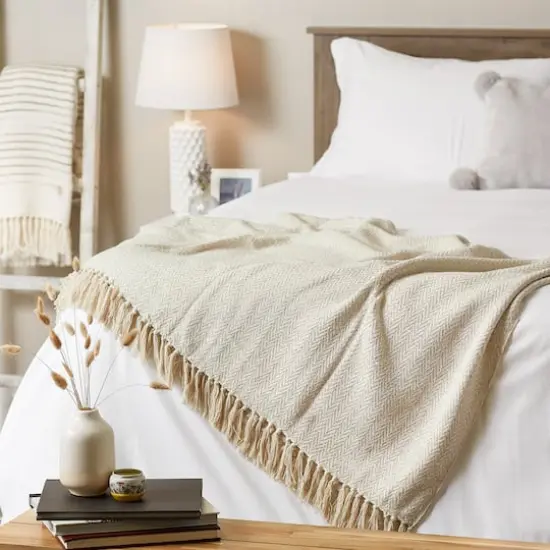 DII&reg; Handloom Chevron Throw Off-White {4}