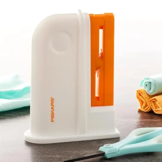 Fiskars&reg; Universal Scissors Sharpener {3}