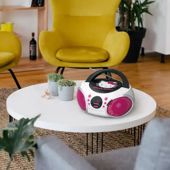 Hello Kitty&reg; Portable Stereo CD Boombox with AM/FM Radio {4}