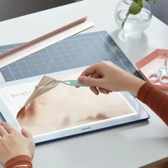 Cricut&reg; BrightPad Go&trade; Weeding Bundle {4}