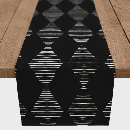 Line Diamonds Indoor/Outdoor Table Runner Black {3}