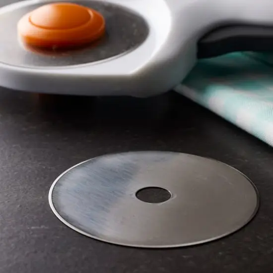 Fiskars&reg; 60mm Rotary Blade {3}