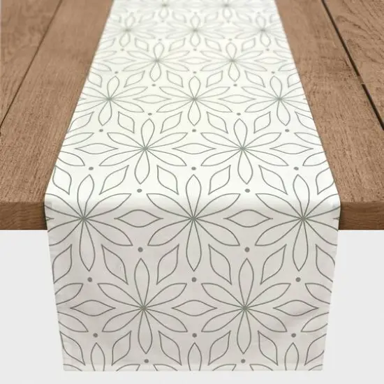 Star Flower Indoor/Outdoor Table Runner Green {3}