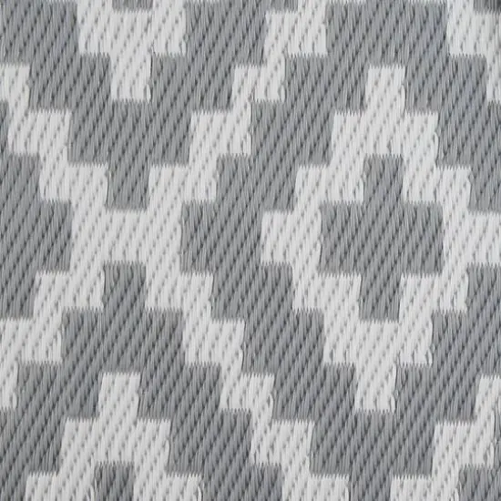 DII&reg; Mesa Diamonds Outdoor Rug, 4ft. x 6ft. Gray/White {7}