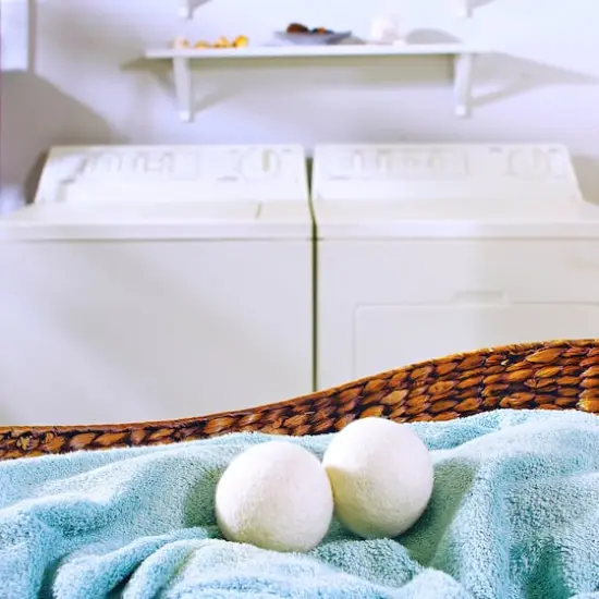 Woolite&reg; Wool Dryer Balls and Fresh Linen Essential Oil Kit {6}
