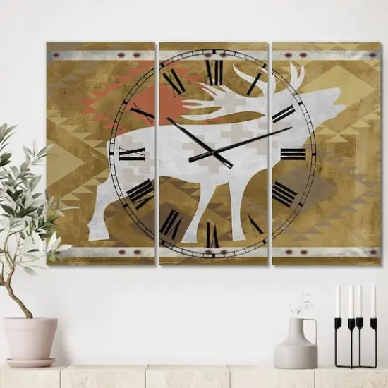 Designart Patterned Howling White Moose Traditional Multipanel Wall Clock {3}