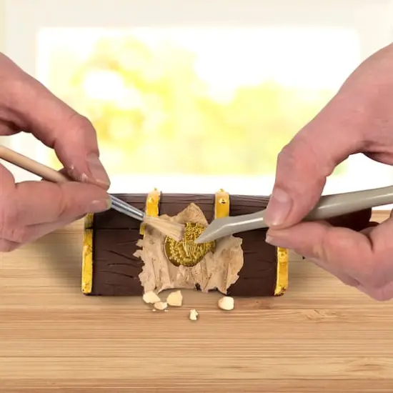 National Geographic &trade; S.T.E.M. Gold Doubloon Dig Kit {4}