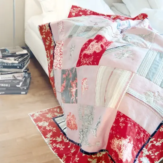 G&uuml;termann Natural Cotton Thread Red {4}