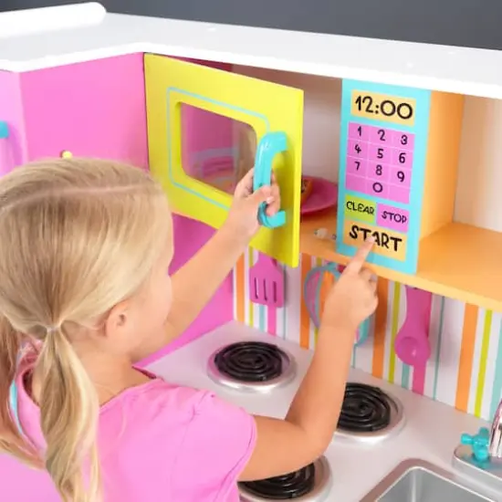 KidKraft Deluxe Big & Bright Kitchen {9}