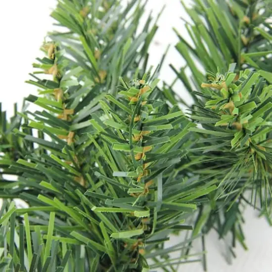 20" Buffalo Fir Artificial Wreath {3}