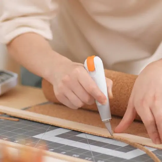 Fiskars&reg; Heavy-Duty Easy Change Detail Knife {10}