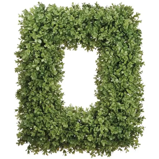 18" Boxwood Wreath {1}