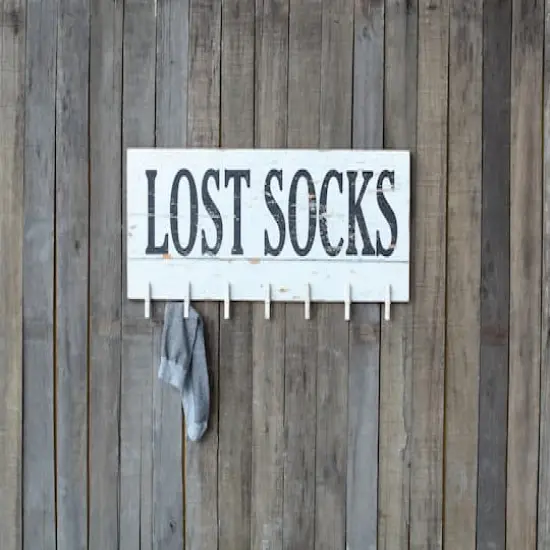 Hello Honey&reg; Lost Socks" Wall D&eacute;cor with Clothespins {3}